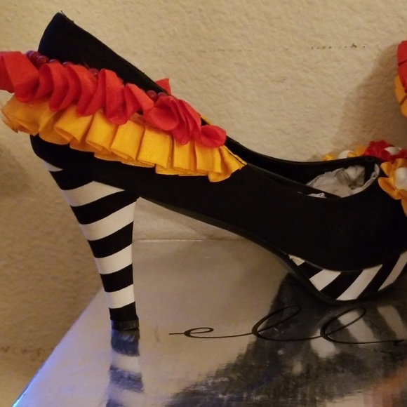 Ellie 4"  heels size 10, skulls cosplay, halloween - Picture 3 of 6